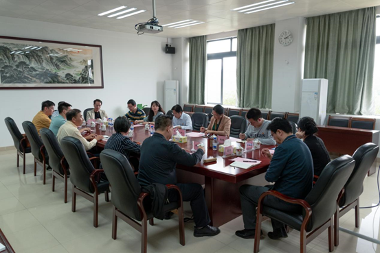 2138CC太阳集团召开党外知识分子代表座谈会